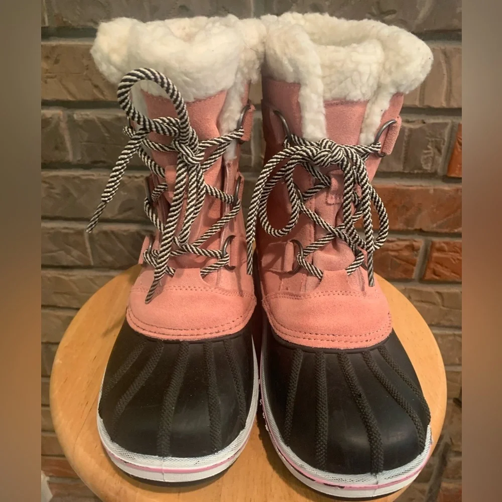 Cat and Jack Pink/ Black/ White Leather/ Rubber Girl’s Lace Up Boots Size 3